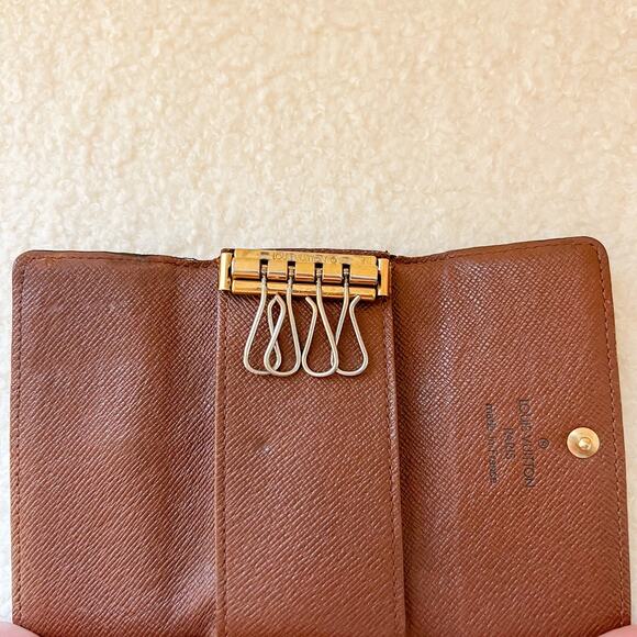 Louis Vuitton Monogram Multicles 4 Key Holder TH0055 - Picture 6 of 8